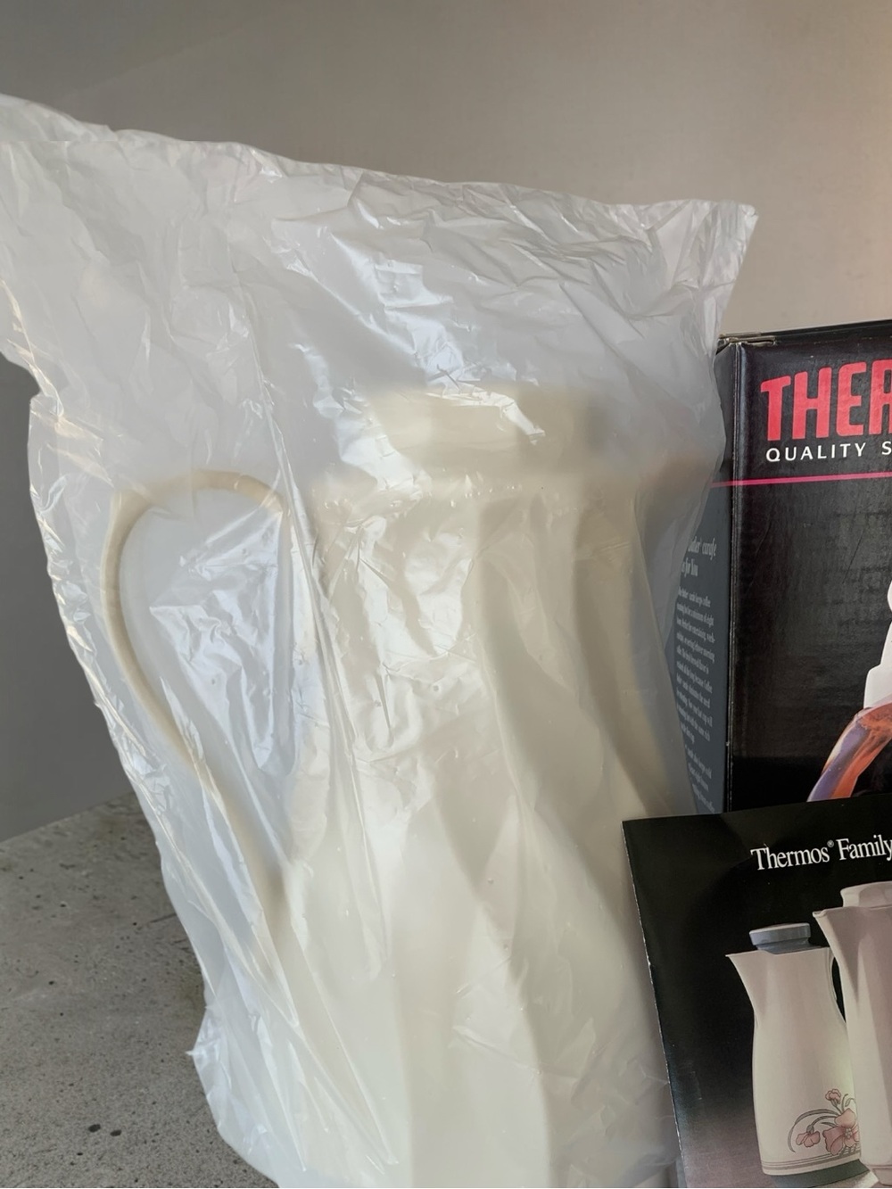 NEW Thermos Coffee Butler Carafe 32 Ounce White New Old Stock NOS 1980's NIB - Picture 6 of 7